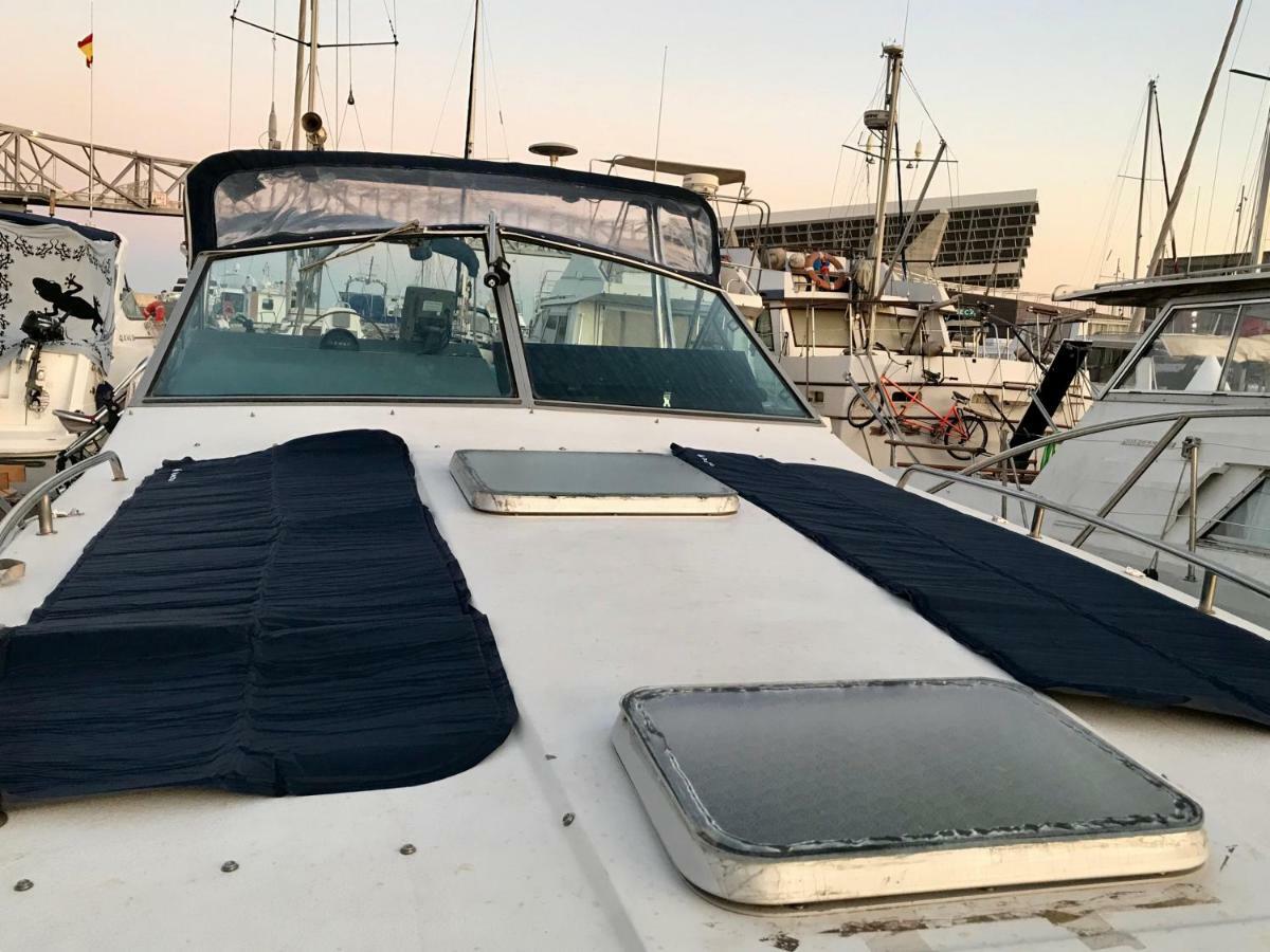 Botel Yacht Experience Barcelona *