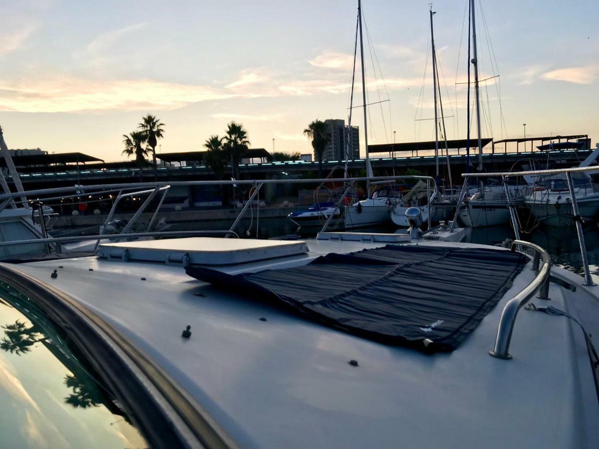 Botel Yacht Experience Barcelona