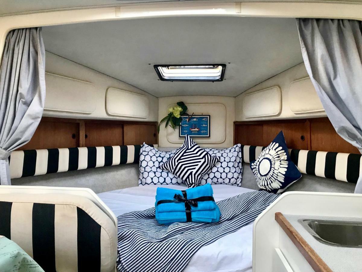 Botel Yacht Experience Boatsbreakfast Barcelona